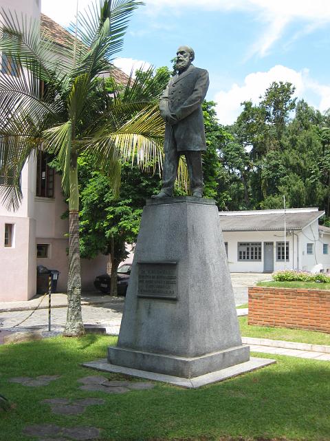 IMG_0856.JPG - Brasilien Santa CatarinaBlumenauMausoléu