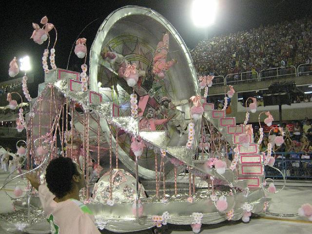 IMG_6421.JPG - Brasilien Rio de JaneiroSambodormoDesfile da Campeã