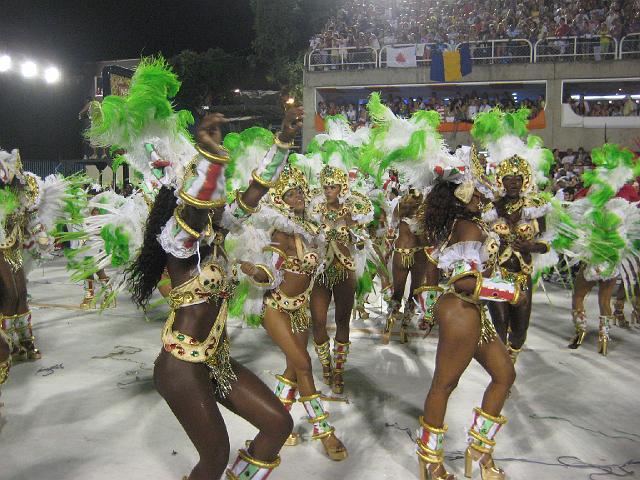 IMG_6526.JPG - Brasilien Rio de JaneiroSambodormoDesfile da Campeã